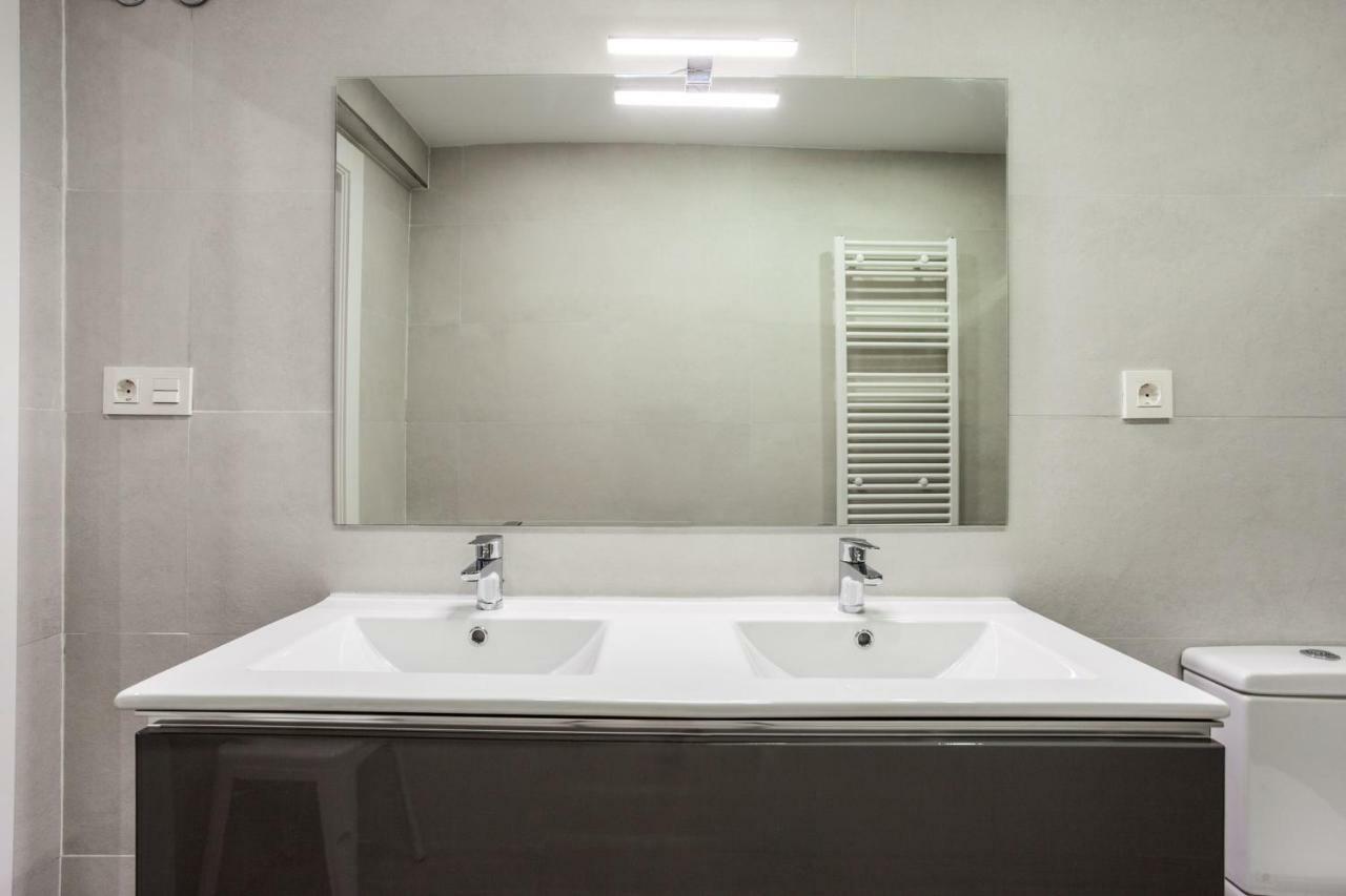 גרנדה Apartamentos Reina Isabel מראה חיצוני תמונה