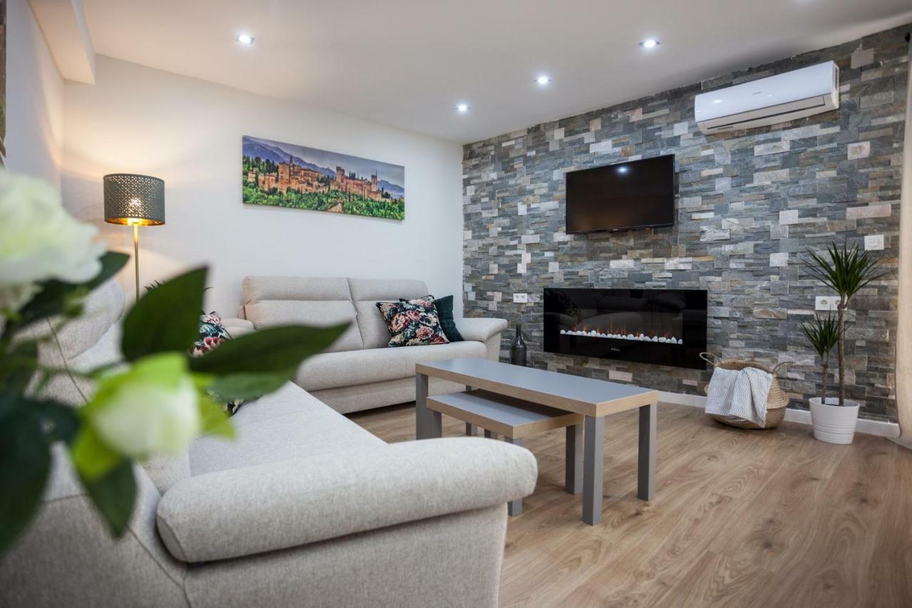 גרנדה Apartamentos Reina Isabel מראה חיצוני תמונה